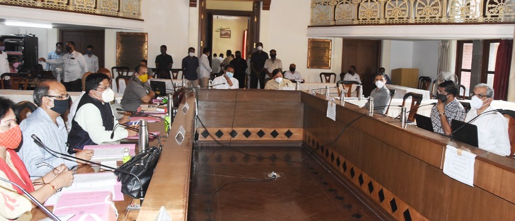 महाराष्ट्र विधिमंडळाच्या कार्यवृत्तांच्या डिजिटलायझेशनबाबत पुण्यात आढावा बैठक