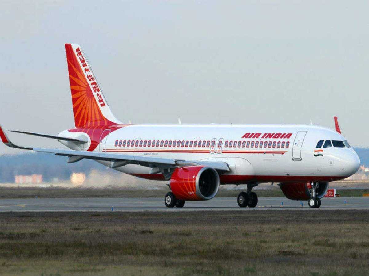 ज्येष्ठांना एअर इंडियाचा विमान प्रवास निम्म्या दरात